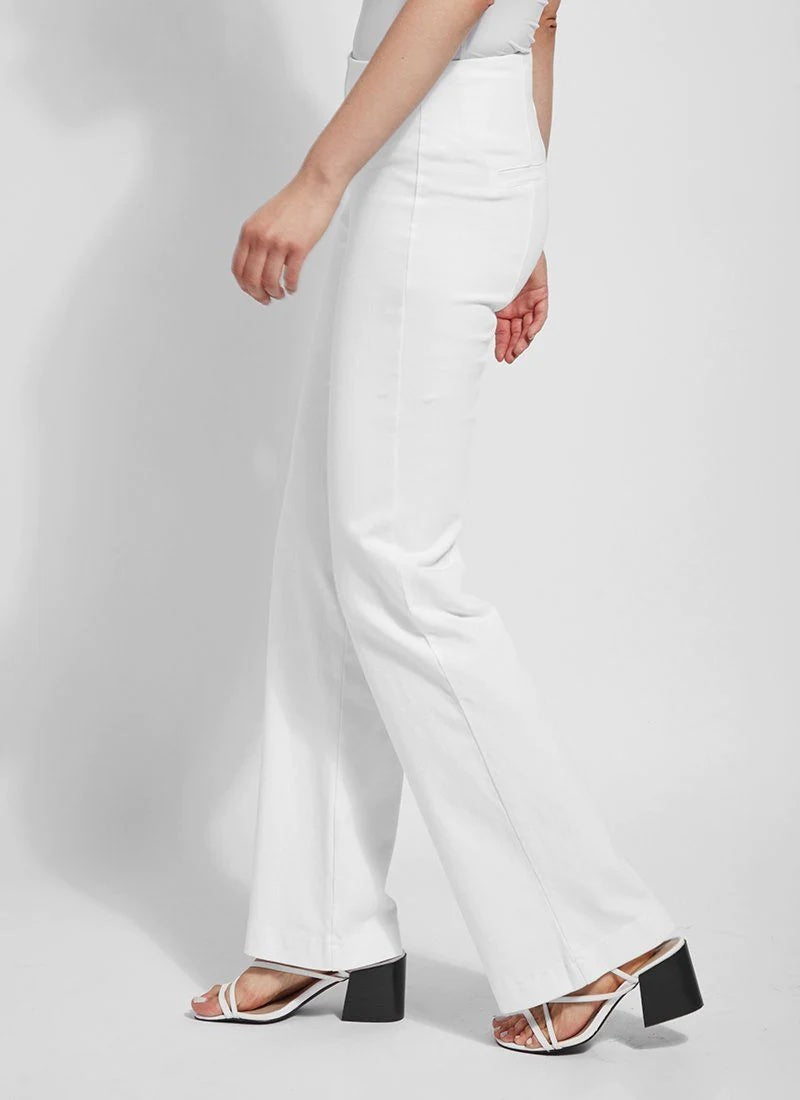 Wide Leg Pull on Jean in White